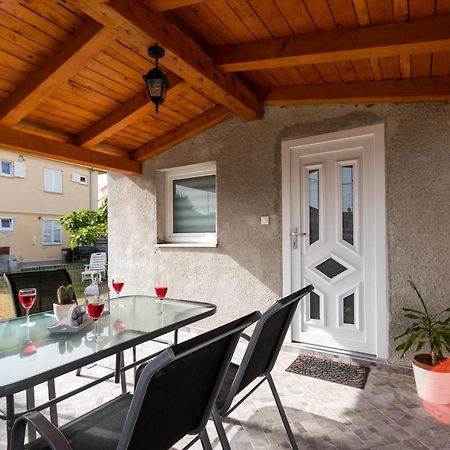 פאז'אנה Holiday Apartment Near The Beach מראה חיצוני תמונה